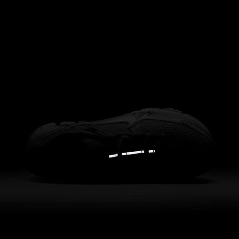 NIKE Zoom Vomero 5 Womens Sneakers